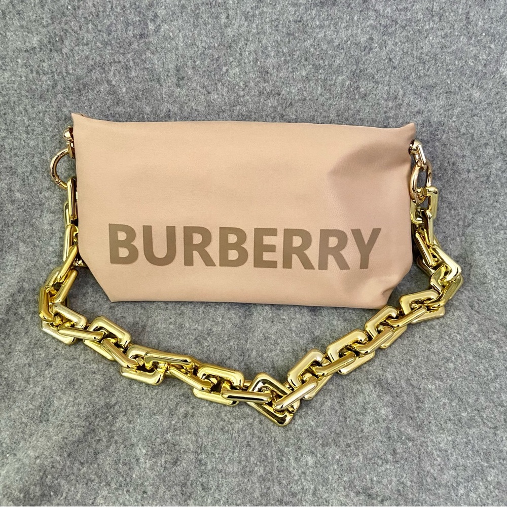 🆕 Burberry Cosmetic Pouch Converted Cloud Shoulder Bag oversized chain